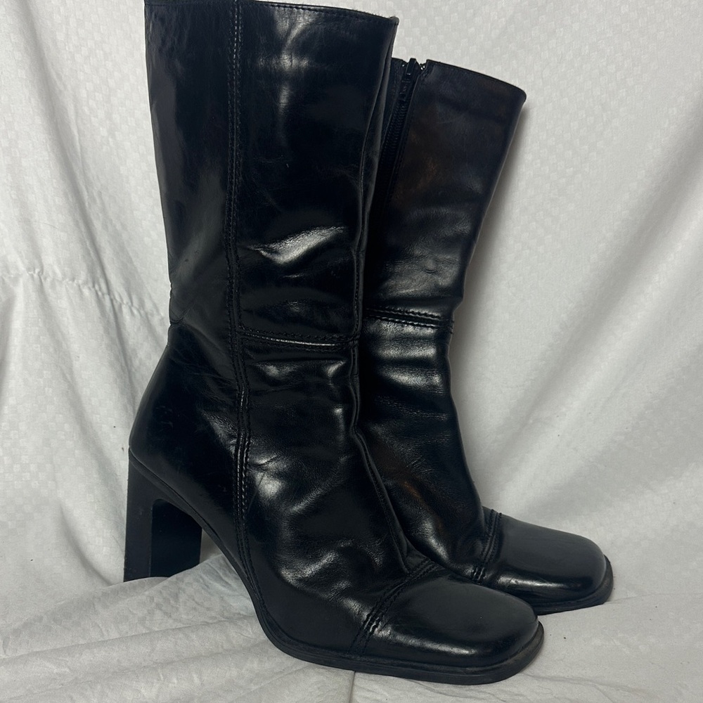 Vintage Y2K Aldo Glossy Black Heeled Boots 3/4 length size 39